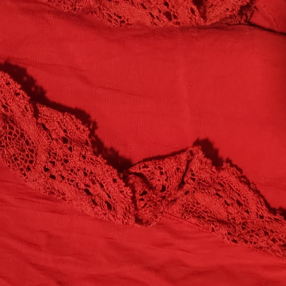 Elegant Red Lace Trim Blouse - Picture 4 of 6